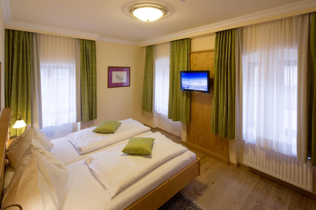 Hotel Zum Schwarzen Baeren Emmersdorf an der Donau Extérieur photo
