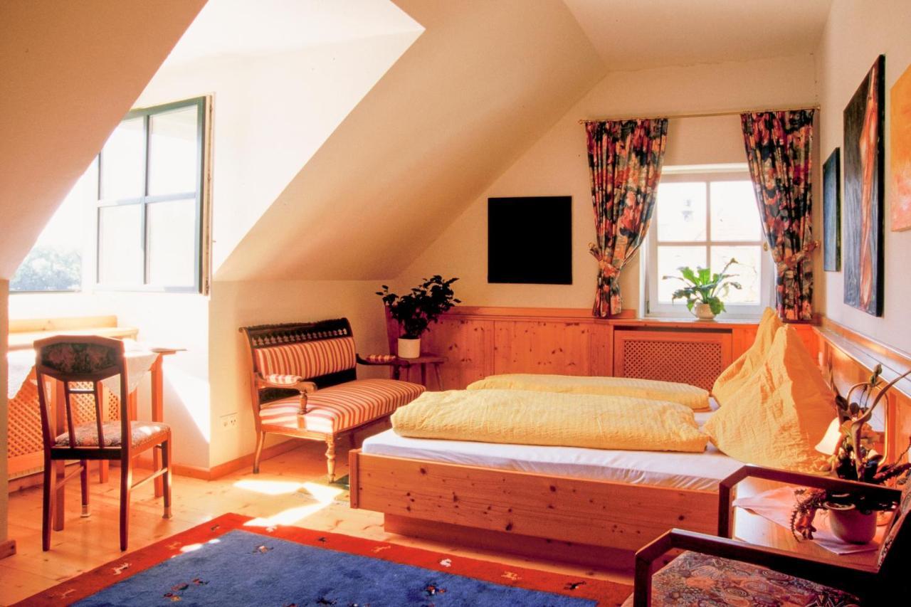 Hotel Zum Schwarzen Baeren Emmersdorf an der Donau Extérieur photo