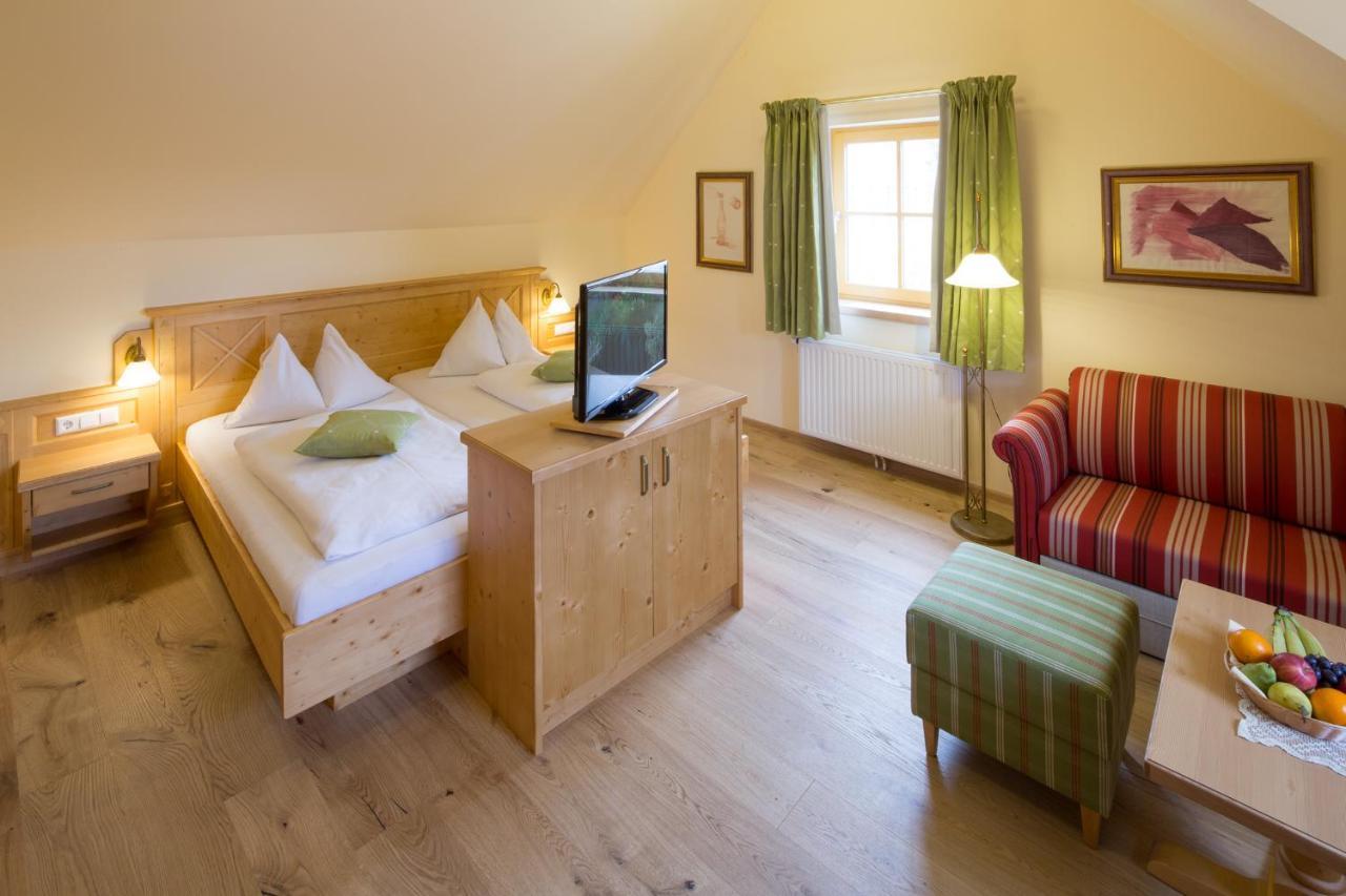 Hotel Zum Schwarzen Baeren Emmersdorf an der Donau Extérieur photo