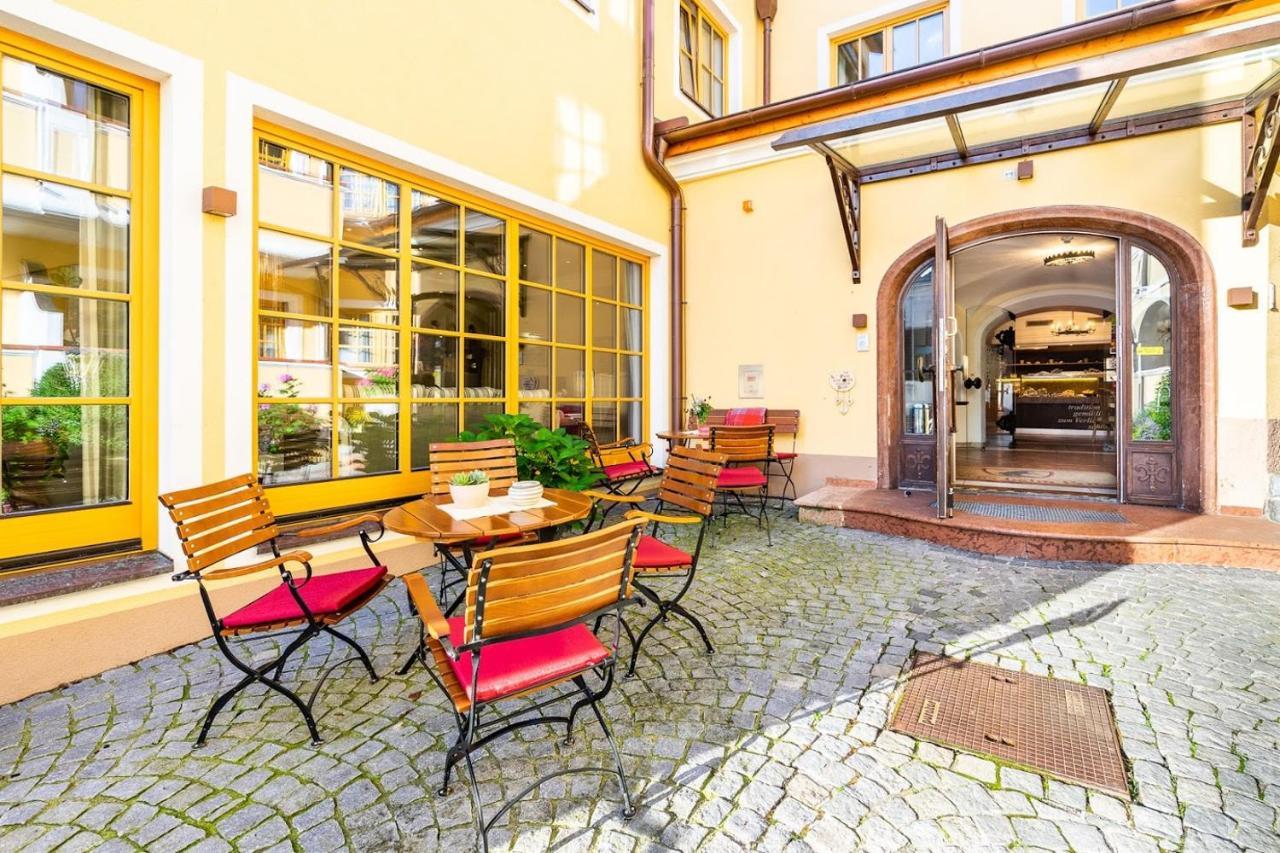 Hotel Zum Schwarzen Baeren Emmersdorf an der Donau Extérieur photo