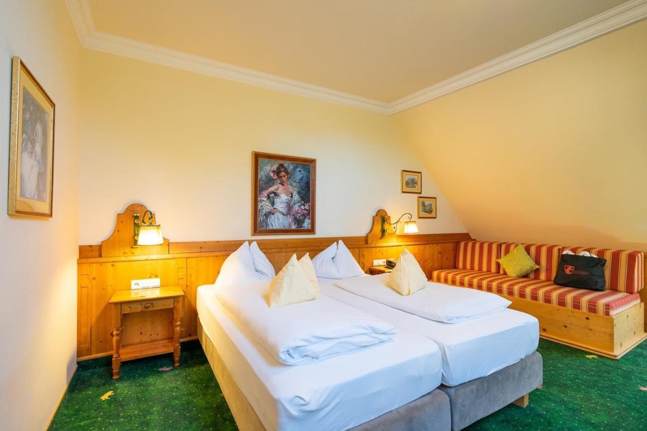 Hotel Zum Schwarzen Baeren Emmersdorf an der Donau Extérieur photo
