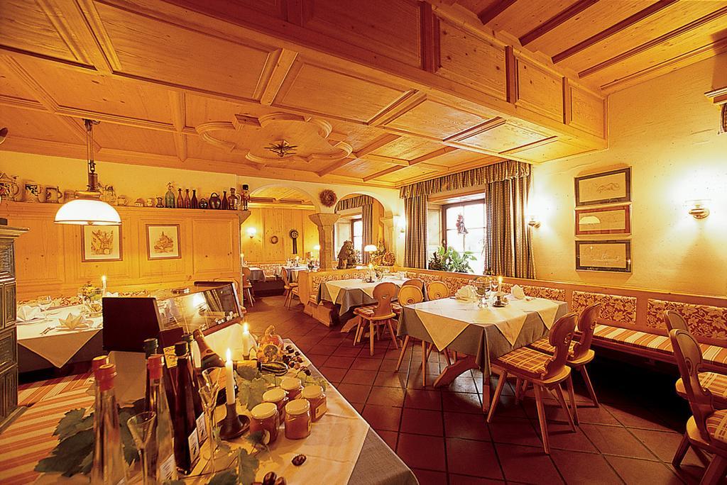Hotel Zum Schwarzen Baeren Emmersdorf an der Donau Extérieur photo