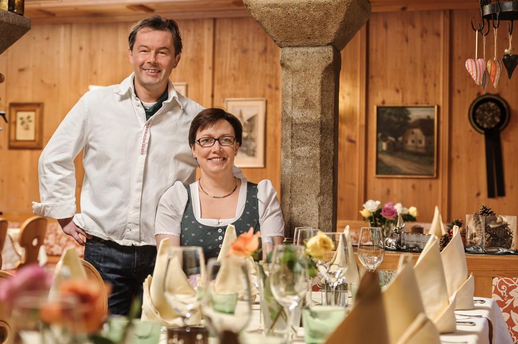 Hotel Zum Schwarzen Baeren Emmersdorf an der Donau Extérieur photo